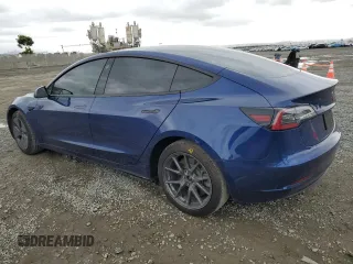 2021 Tesla Model 3 Long Range z VIN 5YJ3E1EB4MF876849, wystawiony jako Copart lot #48927385 z przebiegiem 32 163 mil mil oraz Szkoda całkowita • Salvage title. Historia ofert i sprzedaży dostępna na DreamBid. Obrazek 2.