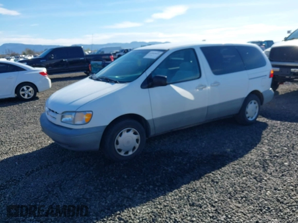 2000 Toyota Sienna CE with VIN 4T3ZF19C3YU189677, listed as a IAAI auction lot 41803833 with 201,661 mi miles. Bid and sale history available at carsss.com. Image 2.