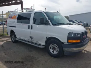 2019 GMC Savana Cargo with VIN 1GTW7AFG4K1269843, listed as a IAAI auction lot 41848438 with 70,419 mi miles. Bid and sale history available at carsss.com. Image 1.