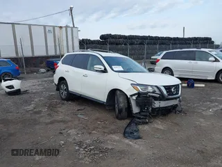 2020 Nissan Pathfinder SL z VIN 5N1DR2CMXLC623741, wystawiony jako IAAI lot #42005765 z przebiegiem 53 732 mil mil oraz . Historia ofert i sprzedaży dostępna na DreamBid. Obrazek 1.
