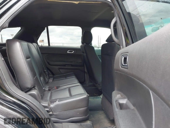 2013 Ford Police Interceptor Utility z VIN 1FM5K8AR6DGC72895, wystawiony jako IAAI lot #42239370 z przebiegiem 210 128 mil mil oraz . Historia ofert i sprzedaży dostępna na DreamBid. Obrazek 8.