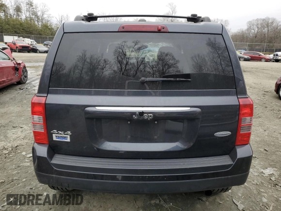 2016 Jeep Patriot Latitude with VIN 1C4NJRFB2GD587062, listed as a Copart auction lot 43971305 with 135,744 mi miles and Salvage Title. Bid and sale history available at carsss.com. Image 6.