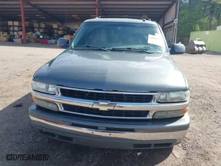 2002 Chevrolet Tahoe LT with VIN 1GNEC13Z92R273473, listed as a IAAI auction lot 41841071 with 290,007 mi miles. Bid and sale history available at carsss.com. Image 6.