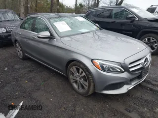 2015 Mercedes-Benz C-Class C 300 Luxury with VIN 55SWF4KB4FU020761, listed as a IAAI auction lot 41859583 with 112,885 mi miles. Bid and sale history available at carsss.com. Image 1.