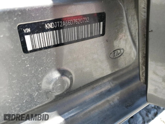 2013 Kia Soul + z VIN KNDJT2A66D7620732, wystawiony jako Copart lot #55578195 z przebiegiem 143 092 mil mil oraz Szkoda całkowita • Salvage title. Historia ofert i sprzedaży dostępna na DreamBid. Obrazek 12.
