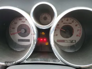 2007 Pontiac Solstice z VIN 1G2MB35B17Y128125, wystawiony jako Copart lot #56049485 z przebiegiem 167 817 mil mil oraz Czysty tytuł • Clean title. Historia ofert i sprzedaży dostępna na DreamBid. Obrazek 9.
