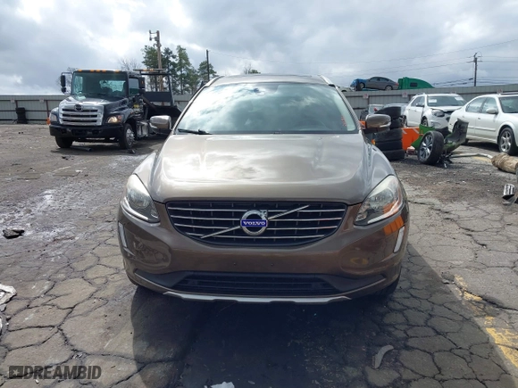 2015 Volvo XC60 T5 Drive-E Premier with VIN YV440MDK8F2681703, listed as a IAAI auction lot 41730228 with 112,738 mi miles. Bid and sale history available at carsss.com. Image 12.