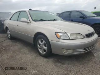 1998 Lexus ES 300 Luxury Sport Sdn with VIN JT8BF28G2W5025058, listed as a Copart auction lot 75097584 with 0 mi miles and Non Repairable. Bid and sale history available at carsss.com. Image 4.