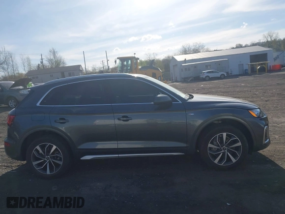 2023 Audi Q5 S line Premium Plus z VIN WA1EAAFY5P2133268, wystawiony jako IAAI lot #42043262 z przebiegiem 21 664 mil mil oraz . Historia ofert i sprzedaży dostępna na DreamBid. Obrazek 13.