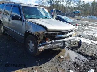 1998 Chevrolet Tahoe z VIN 1GNEK13R7WJ367763, wystawiony jako IAAI lot #41442910 z przebiegiem 270 488 mil mil oraz . Historia ofert i sprzedaży dostępna na DreamBid. Obrazek 6.