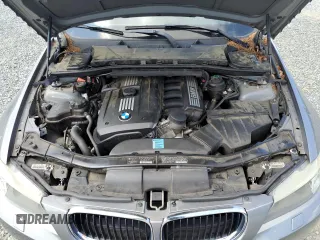 2010 BMW 3 Series 328i xDrive z VIN WBAPK5C56AA647752, wystawiony jako Copart lot #64165885 z przebiegiem 97 797 mil mil oraz Szkoda całkowita • Salvage title. Historia ofert i sprzedaży dostępna na DreamBid. Obrazek 11.