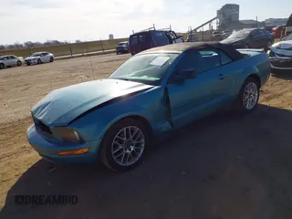 2008 Ford Mustang Deluxe with VIN 1ZVHT84N785153405, listed as a IAAI auction lot 41800507 with 141,496 mi miles and . Bid and sale history available at DreamBid. Image 2.
