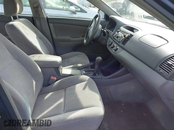 2004 Toyota Camry LE z VIN 4T1BE32K14U282508, wystawiony jako IAAI lot #41445997 z przebiegiem 205 826 mil mil oraz . Historia ofert i sprzedaży dostępna na DreamBid. Obrazek 5.