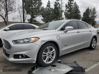 2016 Ford Fusion Energi Titanium with VIN 3FA6P0SUXGR320562, listed as a Copart auction lot 52647485 with 73,931 mi miles and Salvage Title. Bid and sale history available at carsss.com. Image 1.