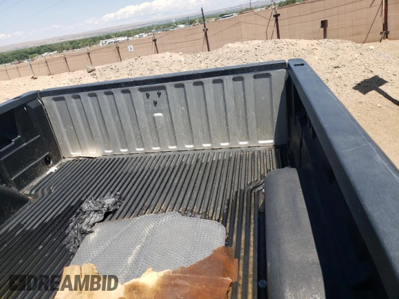 2005 Chevrolet Silverado 1500 LS z VIN 2GCEC13TX51291255, wystawiony jako Copart lot #54575475 z przebiegiem 120 145 mil mil oraz Szkoda całkowita • Salvage title. Historia ofert i sprzedaży dostępna na DreamBid. Obrazek 12.