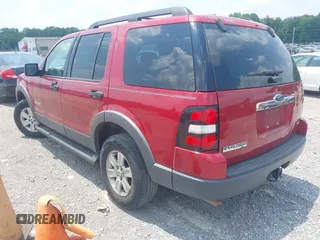 2006 Ford Explorer XLT z VIN 1FMEU73E36ZA04635, wystawiony jako IAAI lot #42339426 z przebiegiem 168 593 mil mil oraz . Historia ofert i sprzedaży dostępna na DreamBid. Obrazek 3.