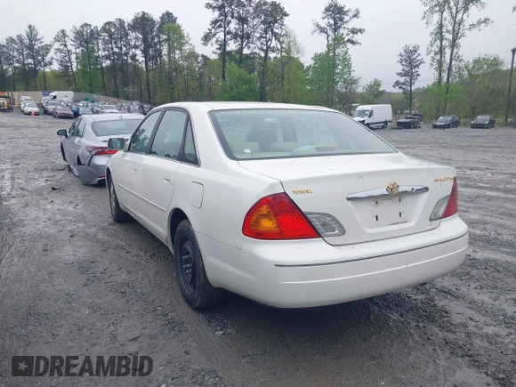 2000 Toyota Avalon XL with VIN 4T1BF28B4YU013827, listed as a IAAI auction lot 41973590 with 322,260 mi miles and . Bid and sale history available at DreamBid. Image 3.