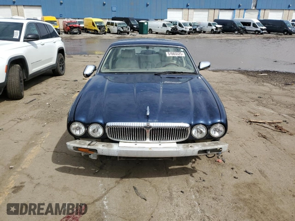 1998 Jaguar XJ Vanden Plas with VIN SAJKX6246WC832202, listed as a Copart auction lot 51665525 with 96,592 mi miles and Clean Title. Bid and sale history available at DreamBid. Image 5.