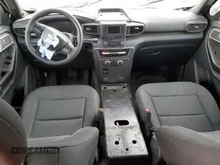 2022 Ford Police Interceptor Utility z VIN 1FM5K8AB1NGC24306, wystawiony jako Copart lot #54846355 z przebiegiem Nie podano mil oraz Szkody całkowita. Historia ofert i sprzedaży dostępna na DreamBid. Obrazek 8.