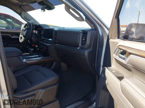 2025 Chevrolet Silverado 1500 with VIN 2GCUKEED4S1136269, listed as a IAAI auction lot 41825031 with 2,890 mi miles and . Bid and sale history available at DreamBid. Image 5.