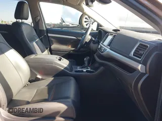 2017 Toyota Highlander XLE with VIN 5TDJZRFH4HS419151, listed as a IAAI auction lot 42181305 with 71,564 mi miles and . Bid and sale history available at DreamBid. Image 5.