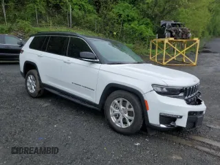 2023 Jeep Grand Cherokee Limited with VIN 1C4RJKBG8P8841313, listed as a Copart auction lot 55819765 with 32,982 mi miles and Salvage title. Bid and sale history available at DreamBid. Image 4.