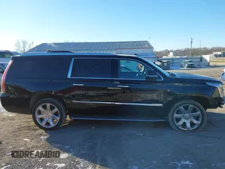 2018 Cadillac Escalade ESV Luxury z VIN 1GYS4HKJ2JR381357, wystawiony jako IAAI lot #41274678 z przebiegiem 173 401 mil mil oraz . Historia ofert i sprzedaży dostępna na DreamBid. Obrazek 14.
