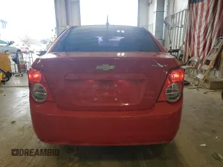 2013 Chevrolet Sonic LS z VIN 1G1JA5SH9D4211285, wystawiony jako Copart lot #51173585 z przebiegiem 105 360 mil mil oraz Szkoda całkowita • Salvage title. Historia ofert i sprzedaży dostępna na DreamBid. Obrazek 6.