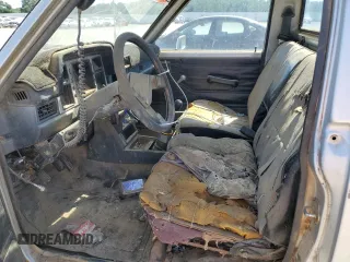 1981 Datsun 720 z VIN JN6MD02Y8BW002679, wystawiony jako Copart lot #54803875 z przebiegiem 109 018 mil mil oraz Tytuł czysty. Historia ofert i sprzedaży dostępna na DreamBid. Obrazek 7.