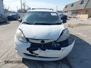 2008 Toyota Sienna CE with VIN 5TDZK23C28S132690, listed as a IAAI auction lot 41807126 with 198,152 mi miles. Bid and sale history available at carsss.com. Image 12.