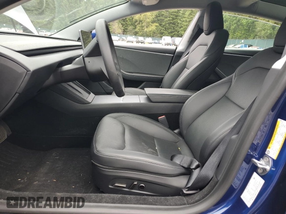 2025 Tesla Model 3 Long Range z VIN 5YJ3E1EA8SF931209, wystawiony jako Copart lot #60304875 z przebiegiem 9 123 mil mil oraz Szkoda całkowita • Salvage title. Historia ofert i sprzedaży dostępna na DreamBid. Obrazek 7.