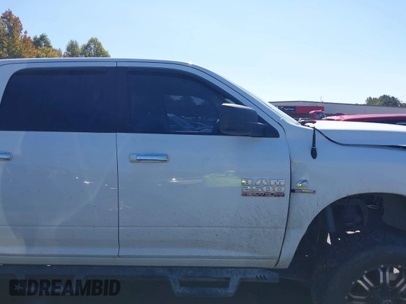 2018 Ram 2500 Big Horn with VIN 3C6UR5DL3JG275665, listed as a IAAI auction lot 40649632 with 64,985 mi miles. Bid and sale history available at carsss.com. Image 13.
