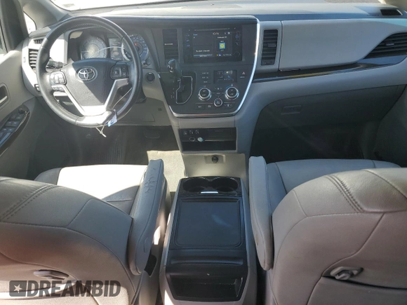 2017 Toyota Sienna XLE Auto Access Seat с VIN 5TDYZ3DC5HS787678, выставлен на аукционе Copart как лот 57631105 с пробегом 220 388 миль миль и Списание • Salvage title. История ставок и продаж доступна на DreamBid. Изображение 8.