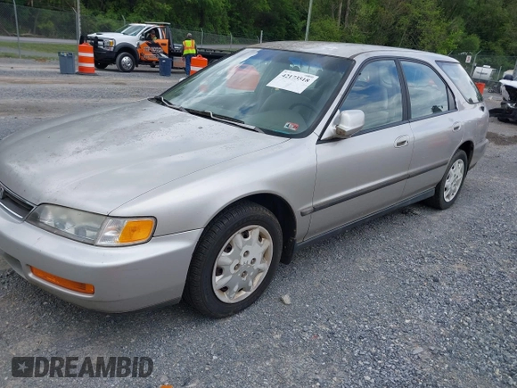 1996 Honda Accord LX with VIN 1HGCE1820TA007024, listed as a IAAI auction lot 42173518 with 236,276 mi miles and . Bid and sale history available at carsss.com. Image 2.