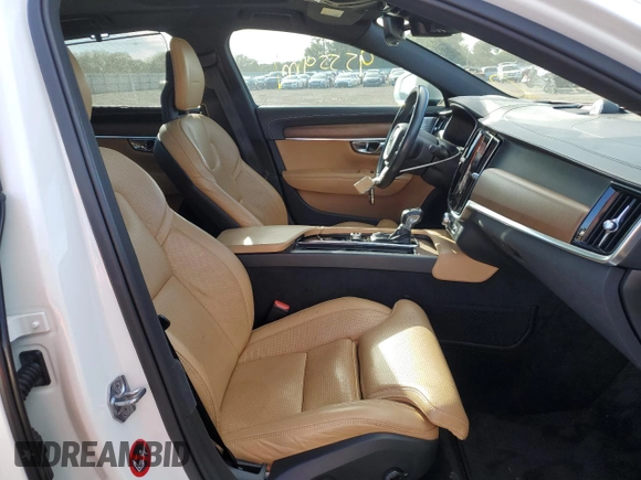 2017 Volvo S90 Inscription with VIN YV1A22ML7H1001726, listed as a Copart auction lot 44503433 with 95,559 mi miles. Bid and sale history available at carsss.com. Image 5.