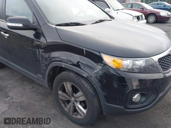 2013 Kia Sorento EX with VIN 5XYKUDA27DG413537, listed as a IAAI auction lot 40991803 with 163,534 mi miles. Bid and sale history available at carsss.com. Image 6.