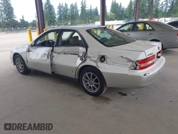 2000 Lexus ES 300 with VIN JT8BF28G7Y5096372, listed as a IAAI auction lot 42533248 with 188,179 mi miles and . Bid and sale history available at DreamBid. Image 3.
