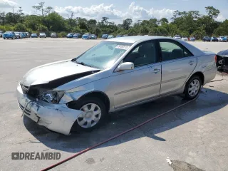2004 Toyota Camry LE z VIN 4T1BE32K14U860106, wystawiony jako Copart lot #49165845 z przebiegiem 173 420 mil mil oraz Szkoda całkowita • Salvage title. Historia ofert i sprzedaży dostępna na DreamBid. Obrazek 1.