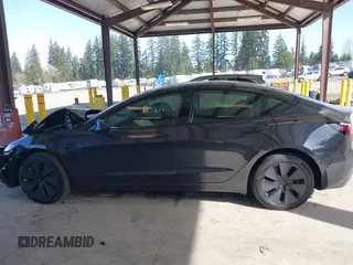 2025 Tesla Model 3 Long Range with VIN 5YJ3E1EA4SF987552, listed as a IAAI auction lot 41959743 with 187 mi miles and . Bid and sale history available at DreamBid. Image 14.