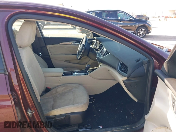 2018 Buick Regal Preferred with VIN W04GL6SX8J1158093, listed as a IAAI auction lot 41976400 with 90,171 mi miles and . Bid and sale history available at DreamBid. Image 5.