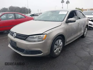 2013 Volkswagen Jetta SE z VIN 3VWDP7AJ4DM265033, wystawiony jako IAAI lot #41029651 z przebiegiem 126 879 mil mil oraz . Historia ofert i sprzedaży dostępna na DreamBid. Obrazek 18.