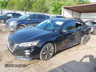 2019 Nissan Altima 2.5 SL with VIN 1N4BL4EVXKC120729, listed as a IAAI auction lot 39457605 with 132,189 mi miles. Bid and sale history available at carsss.com. Image 17.