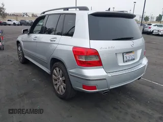 2012 Mercedes-Benz GLK GLK 350 with VIN WDCGG5GB0CF892387, listed as a IAAI auction lot 42031687 with 123,587 mi miles. Bid and sale history available at carsss.com. Image 3.
