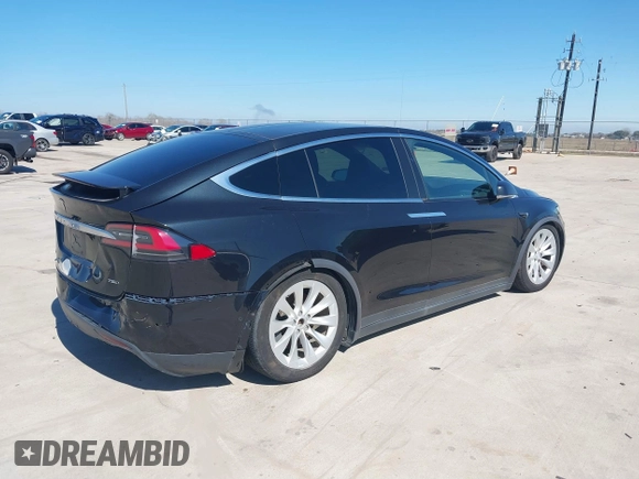 2017 Tesla Model X 90D z VIN 5YJXCAE28HF059140, wystawiony jako IAAI lot #41648518 z przebiegiem Nie podano mil oraz . Historia ofert i sprzedaży dostępna na DreamBid. Obrazek 4.