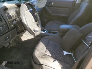 2009 Hummer H3 SUV with VIN 5GTEN13E498101716, listed as a Copart auction lot 85719434 with 209,084 mi miles and Clean Title. Bid and sale history available at DreamBid. Image 7.