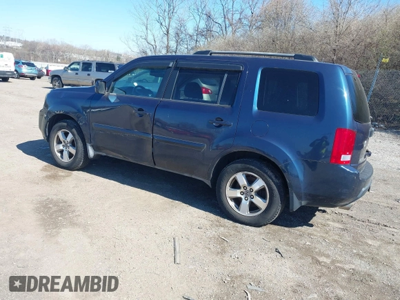 2009 Honda Pilot EX-L with VIN 5FNYF48679B011884, listed as a IAAI auction lot 41912728 with 195,904 mi miles and . Bid and sale history available at carsss.com. Image 3.