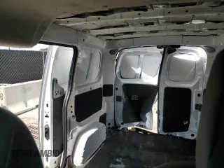 2017 Nissan NV200 S z VIN 3N6CM0KN6HK710399, wystawiony jako Copart lot #58844835 z przebiegiem 169 858 mil mil oraz Szkoda całkowita • Salvage title. Historia ofert i sprzedaży dostępna na DreamBid. Obrazek 10.