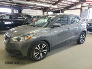 2018 Nissan Kicks SV z VIN 3N1CP5CUXJL544761, wystawiony jako Copart lot #57390865 z przebiegiem 150 260 mil mil oraz Czysty tytuł • Clean title. Historia ofert i sprzedaży dostępna na DreamBid. Obrazek 1.