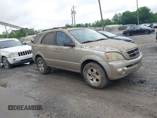 2005 Kia Sorento LX z VIN KNDJC733X55461551, wystawiony jako IAAI lot #42357815 z przebiegiem 179 129 mil mil oraz . Historia ofert i sprzedaży dostępna na DreamBid. Obrazek 1.