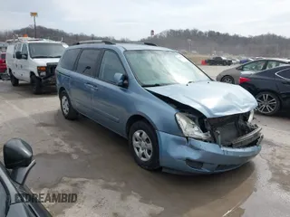 2010 Kia Sedona LX with VIN KNDMG4C34A6324741, listed as a IAAI auction lot 41665347 with 135,904 mi miles. Bid and sale history available at carsss.com. Image 1.